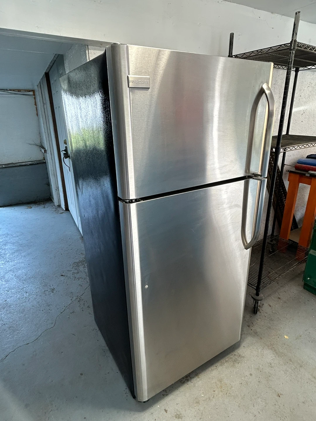 Frigidaire Top Freezer Refrigerator - photo 2
