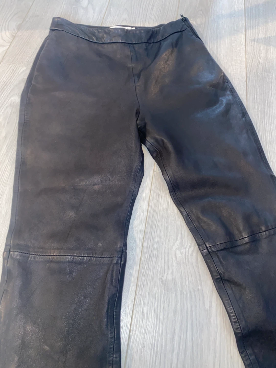 Danier Black Leather Pants Size 6 - photo 4