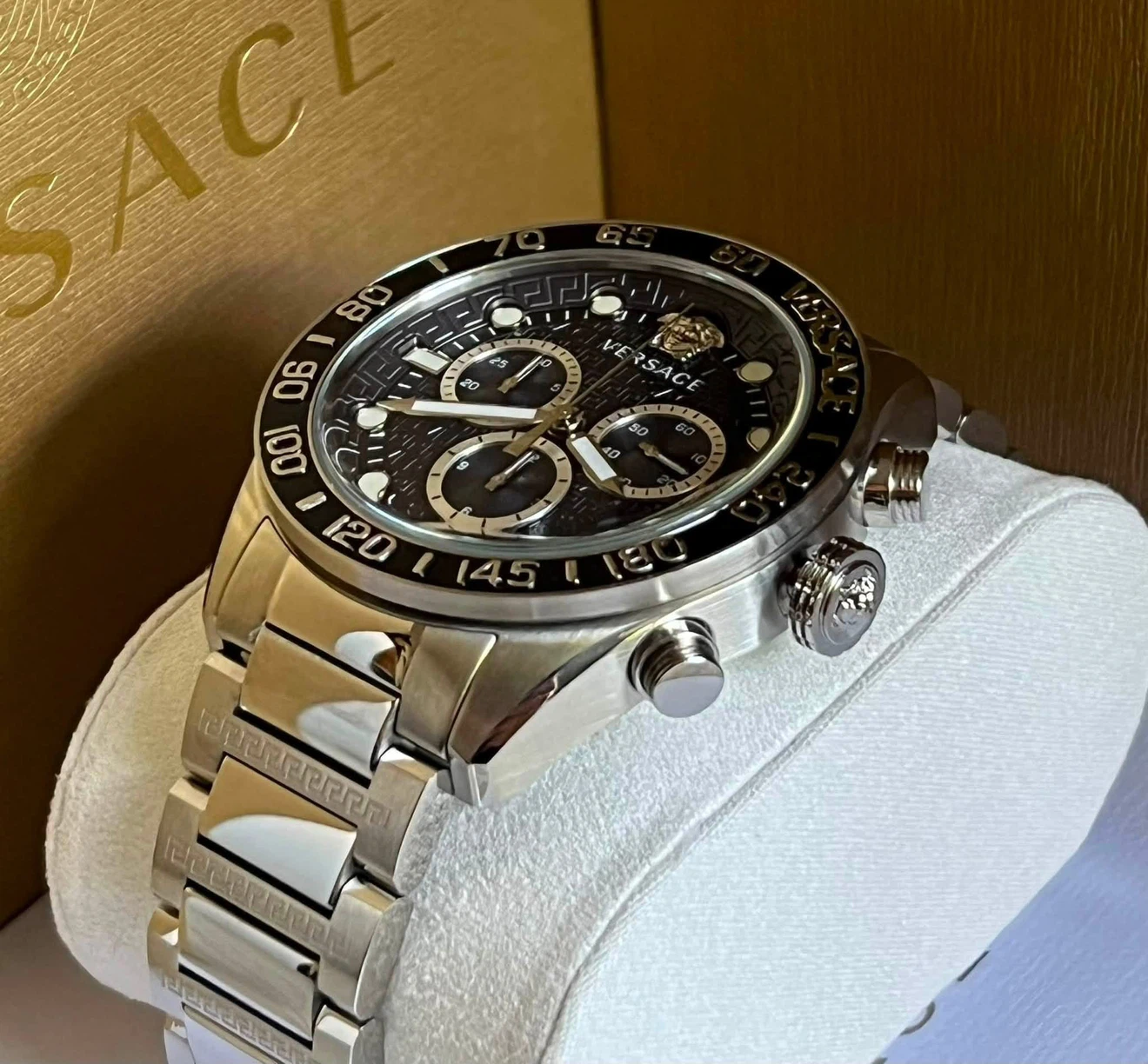 FOR SALE ‼️  Versace Men’s  Chronograph Quartz Blue Dial Watch - photo 3