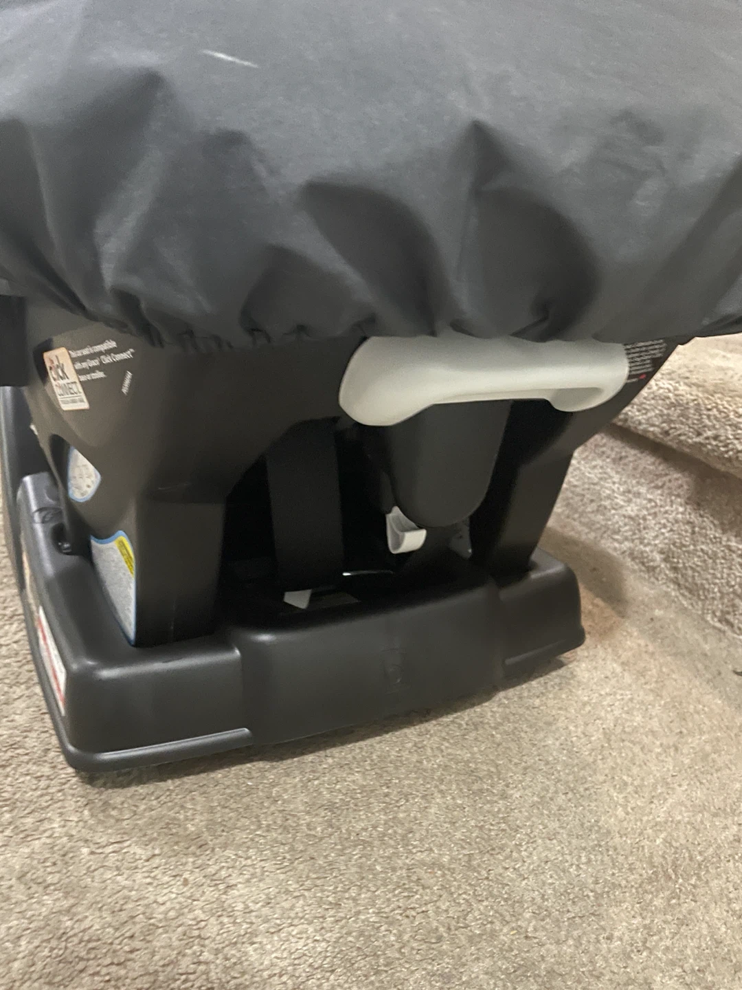 Graco SnugRide 30 Infant Car Seat