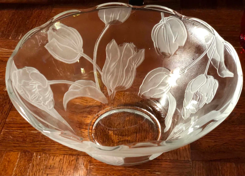 Large Glass Serving Bowl with Frosted Tulip Design - photo 2