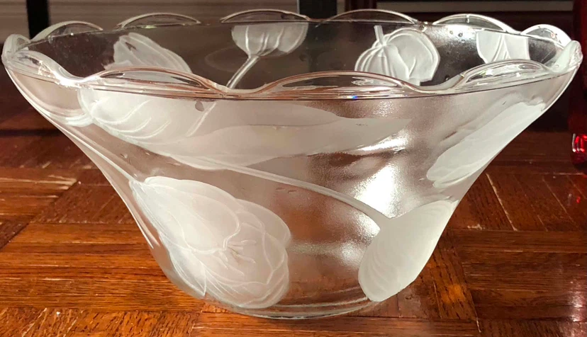 Large Glass Serving Bowl with Frosted Tulip Design - photo 4
