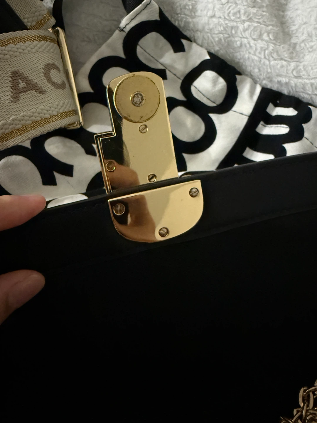 Marc Jacobs The J Marc Shoulder Bag - photo 4