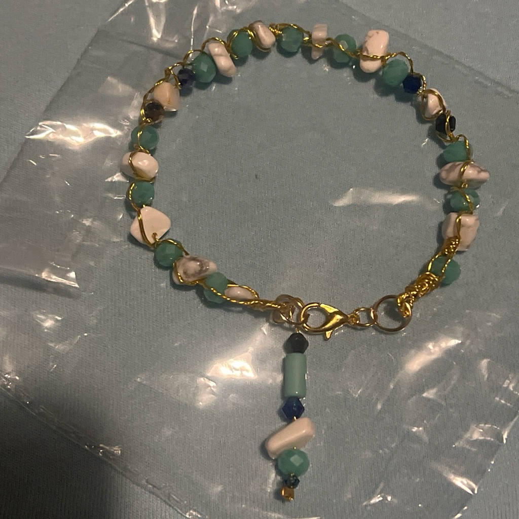 Handmade Beaded Bracelet - photo 3