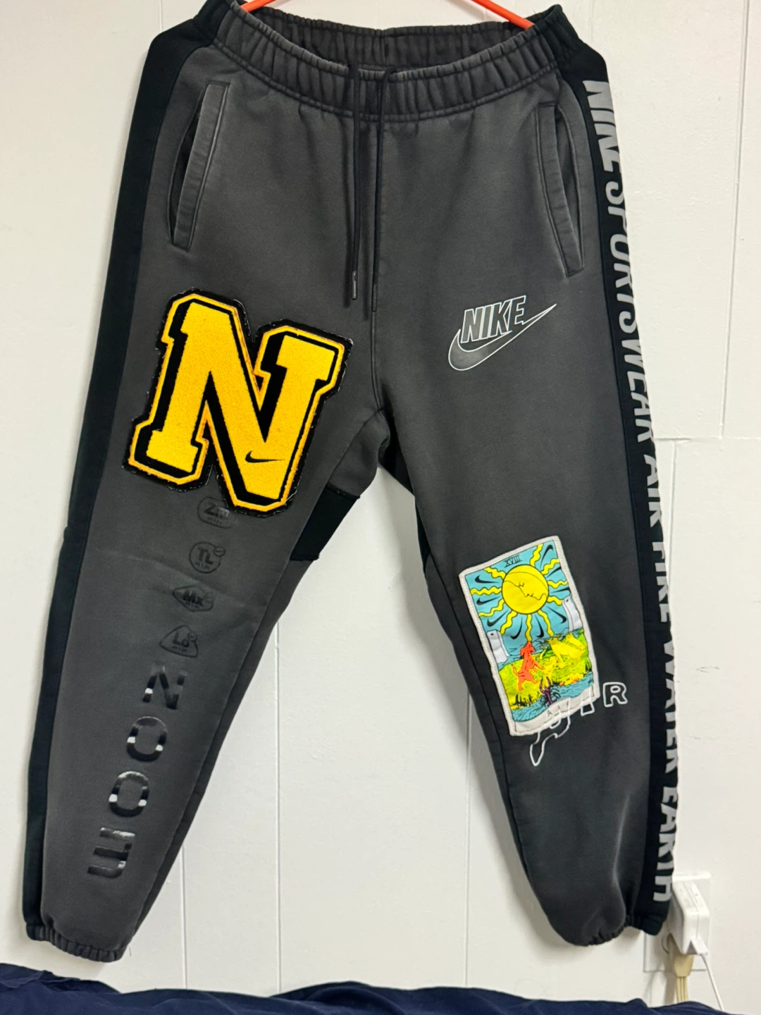 Nike Element Patch Heavyweight Sweatpant (small mens)
