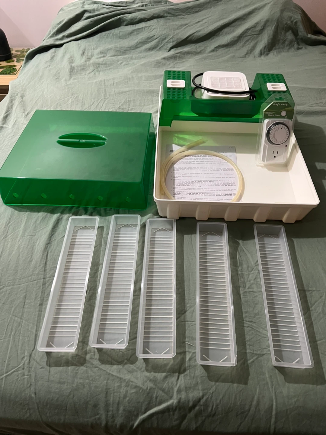 EasyGreen auto-misting sprouter EGL 50