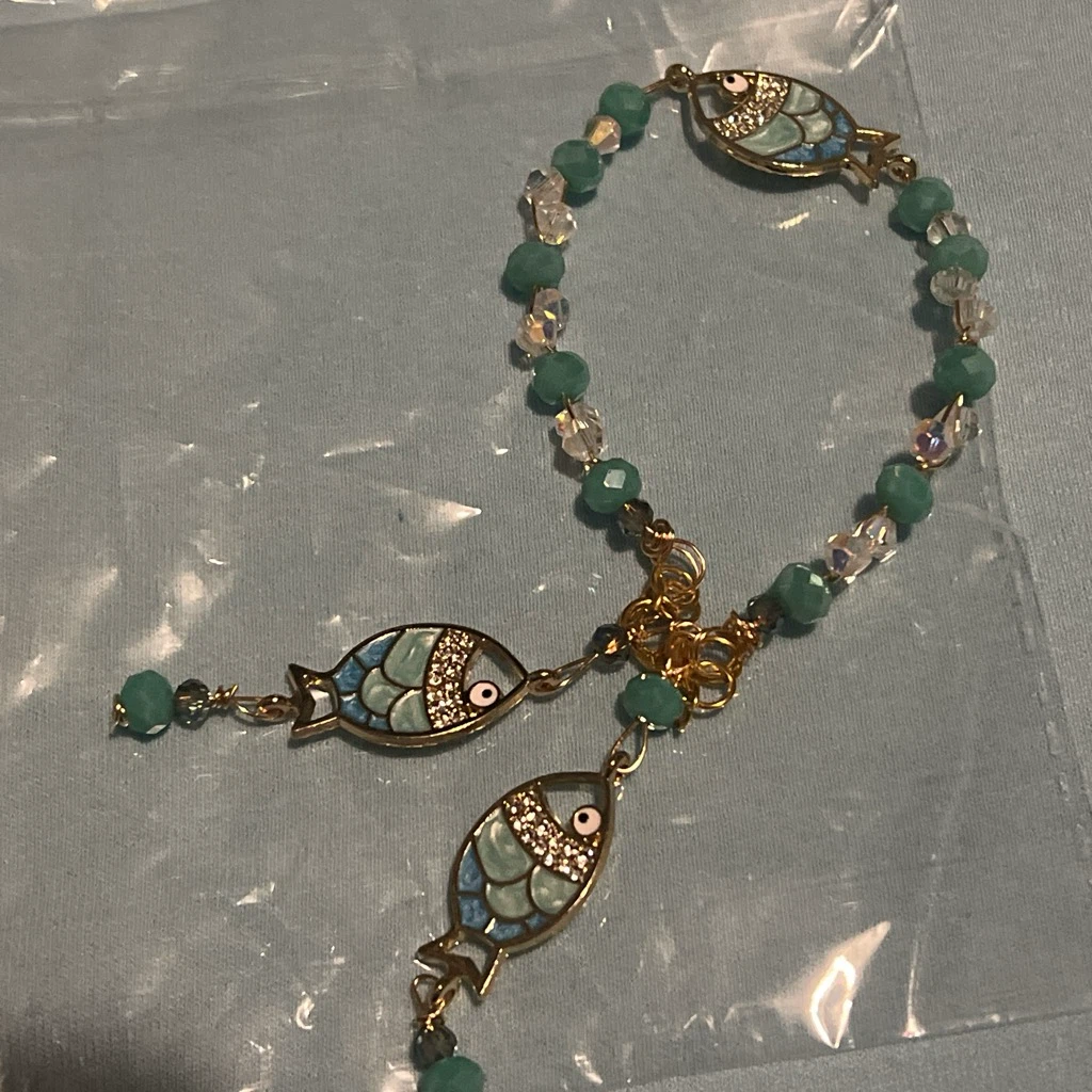 Gold Tone Fish Charm Bracelet