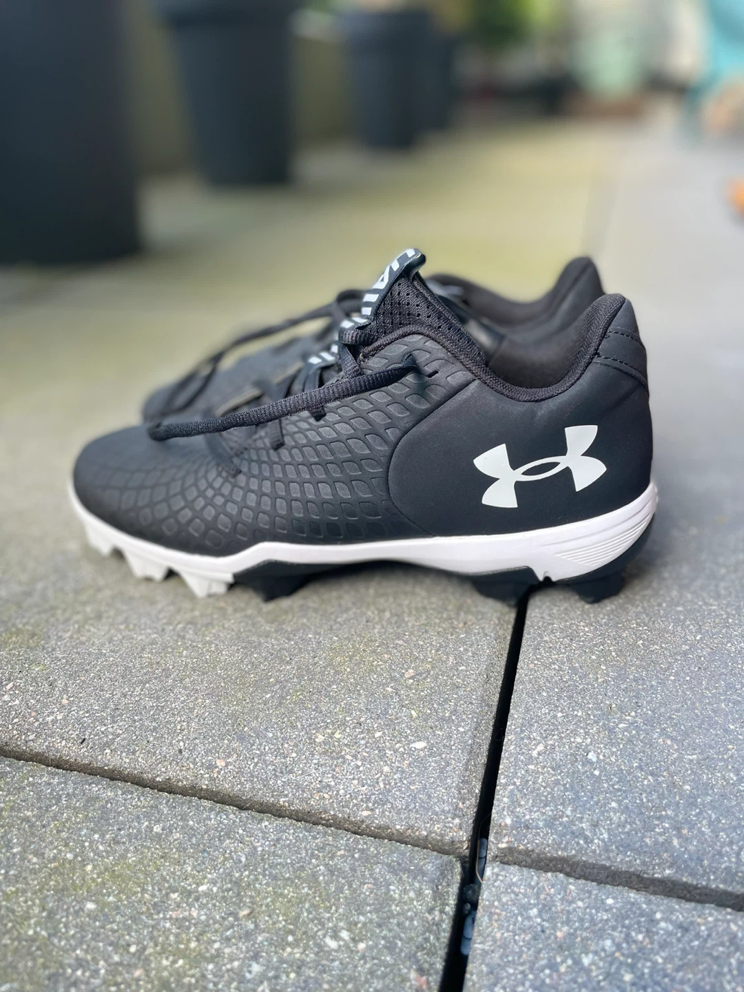 Under Armour Black Football/Baseball Cleats - size 8.5 US Mens - photo 2