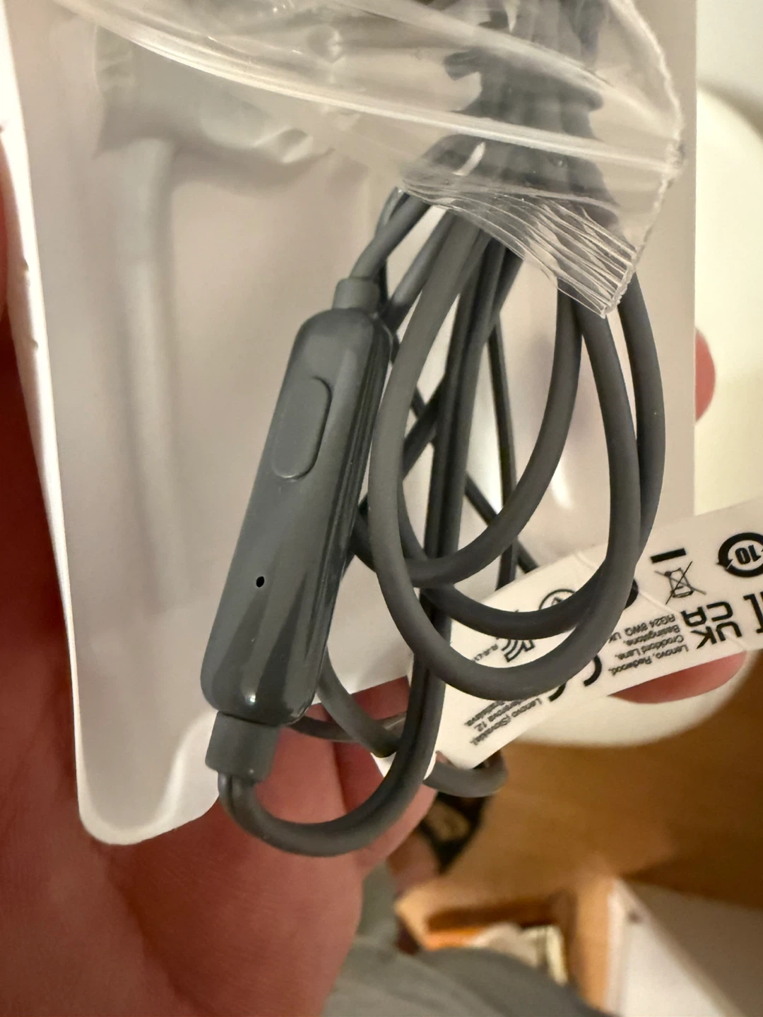 Lenovo 300 USB-C Wired In-Ear Headphones - Grey - photo 4