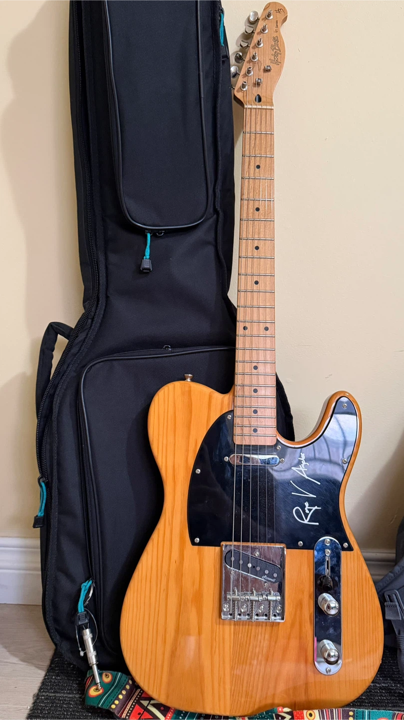 HB VT Series Electric Guitar & Line 6 Spider V 20 MkII Amp