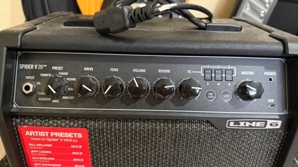 HB VT Series Electric Guitar & Line 6 Spider V 20 MkII Amp - photo 5