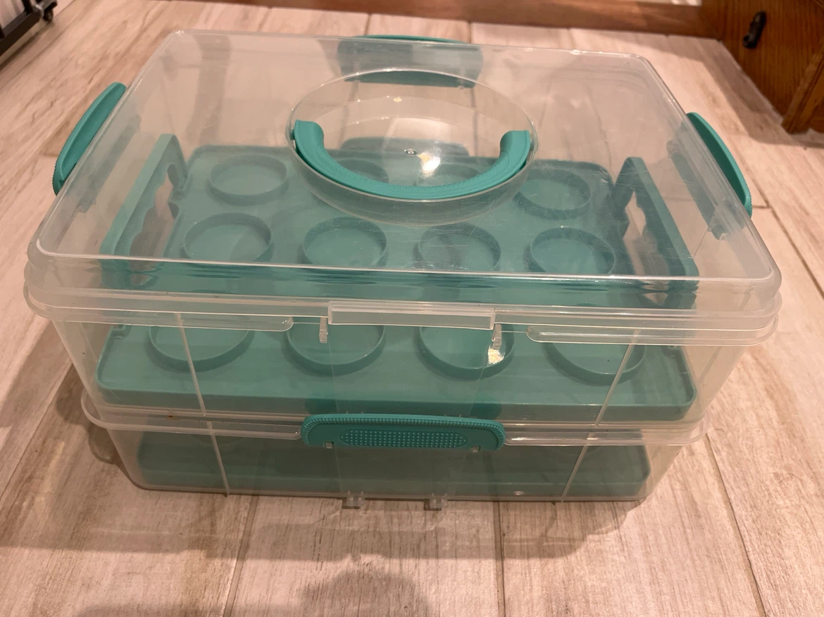 Cupcake Carrier 24 Count With Lid And Handles