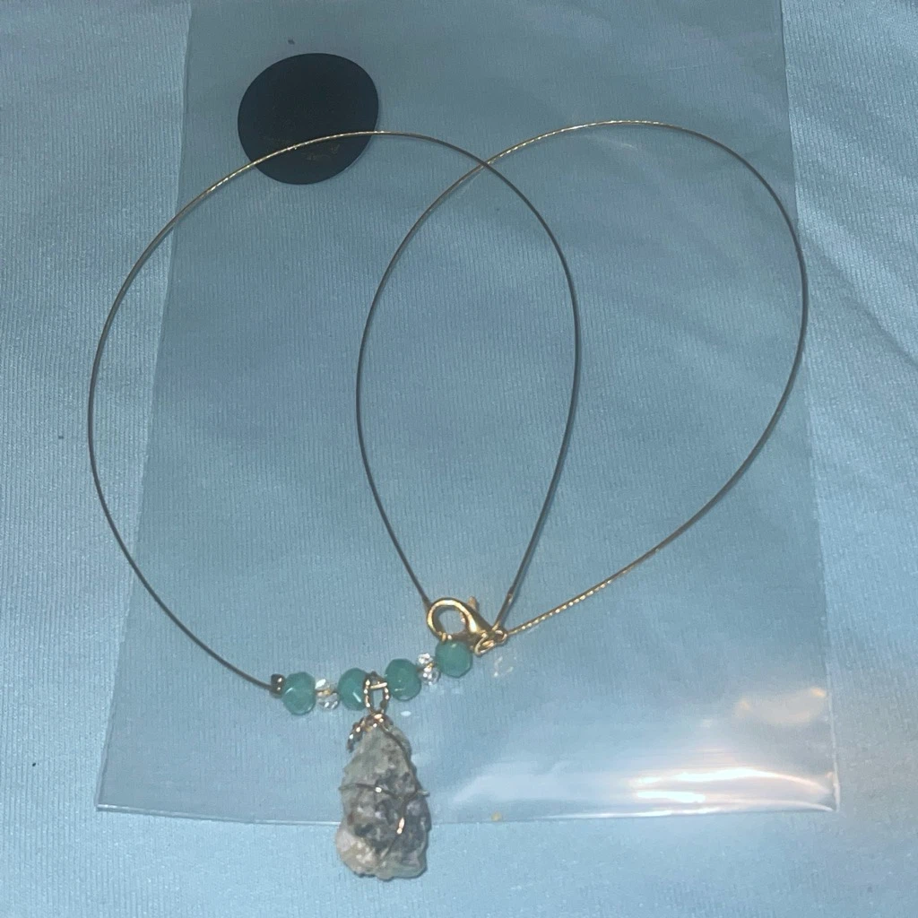 Wire Necklace with Crystal Pendant - photo 4