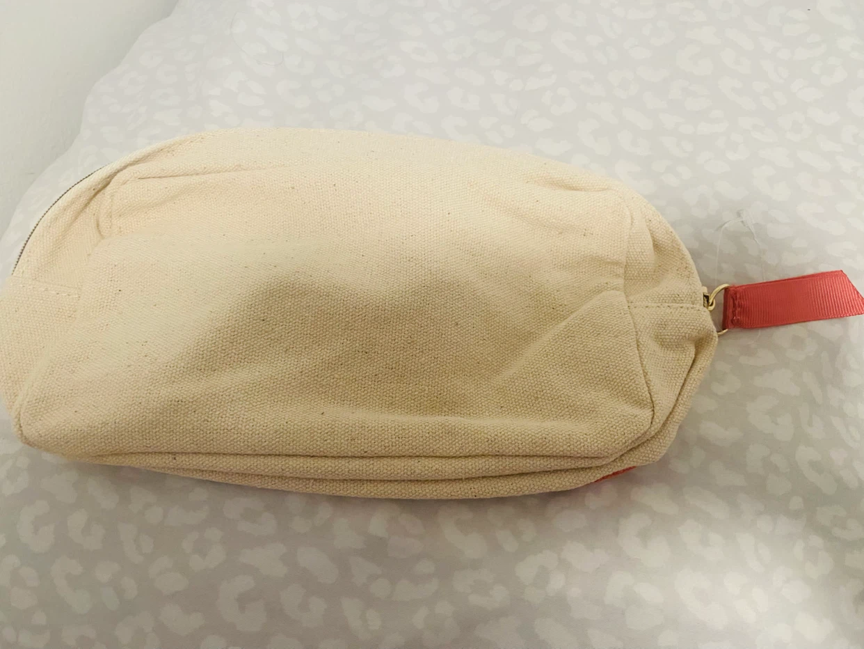 New ( unused) Clarins Cosmetic Bag - photo 2