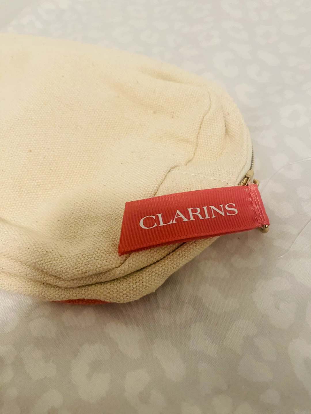 New ( unused) Clarins Cosmetic Bag - photo 3