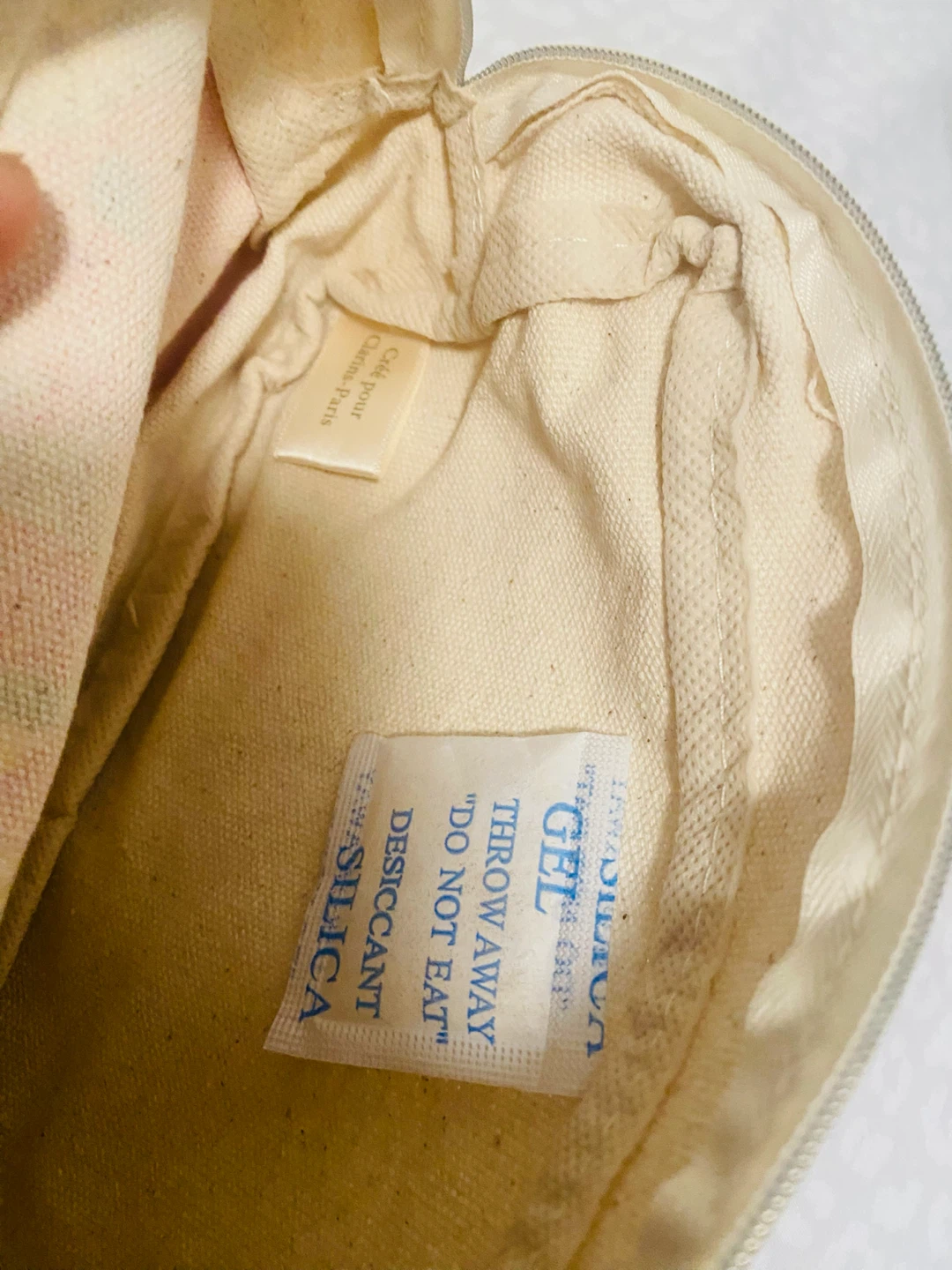 New ( unused) Clarins Cosmetic Bag - photo 4