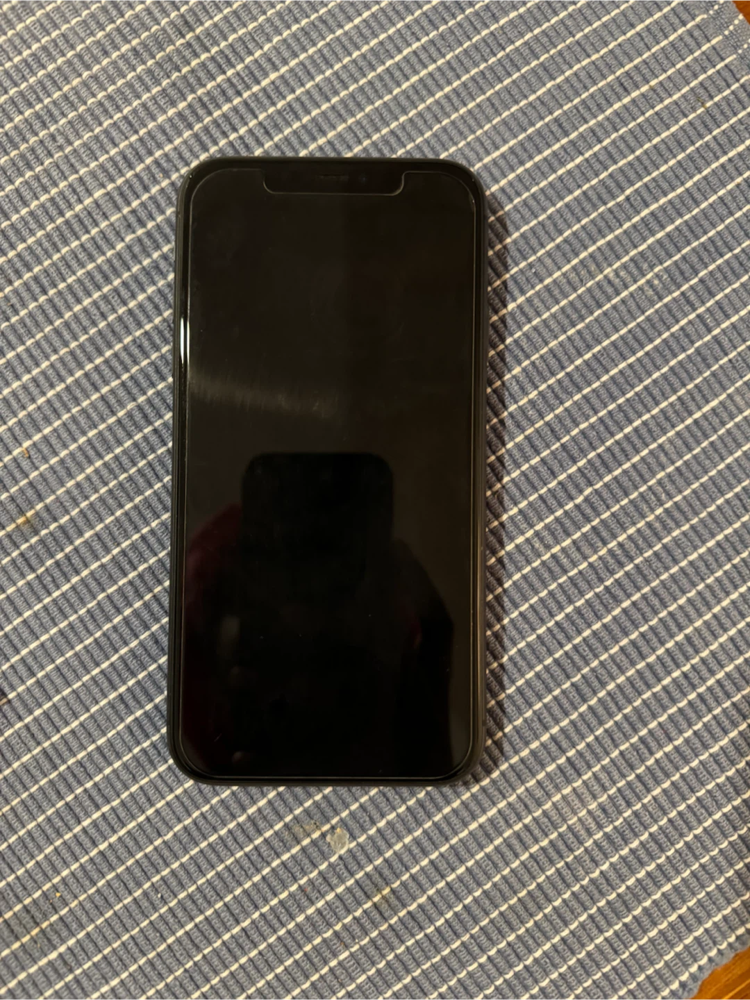 Apple iPhone 11 - Black