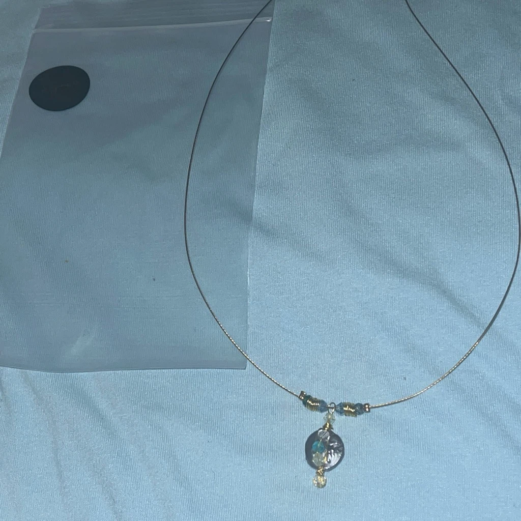 Gold Tone Necklace with Pendant