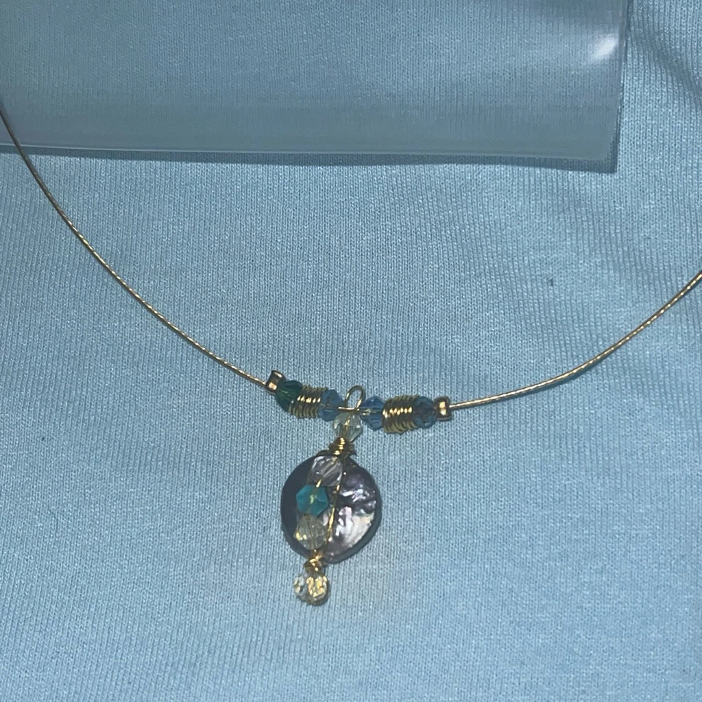Gold Tone Necklace with Pendant - photo 3