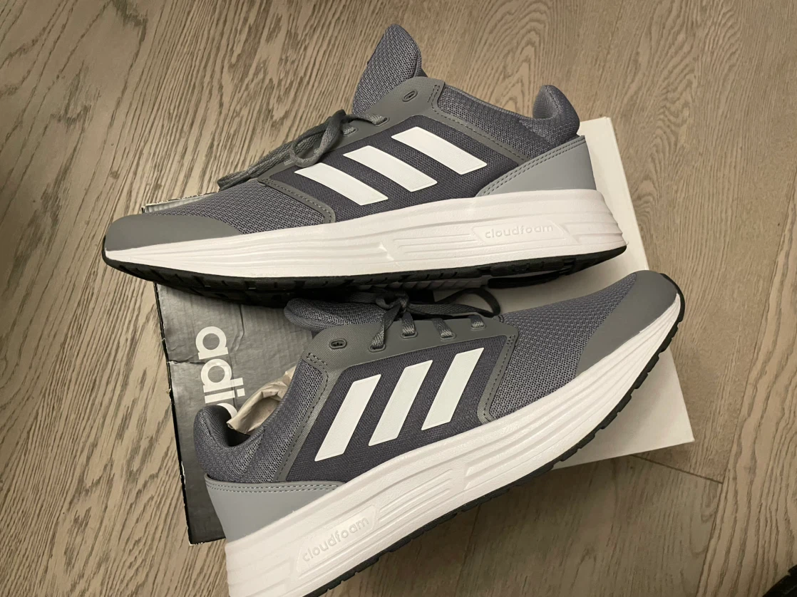Adidas Cloudfoam Running Shoes - men size 10