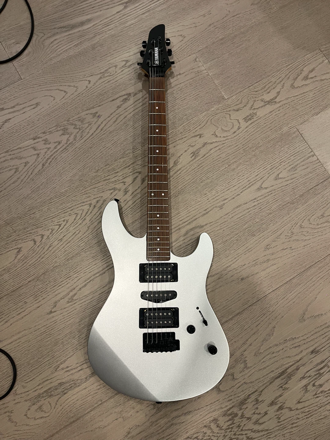 Yamaha Electric Guitar - photo 3
