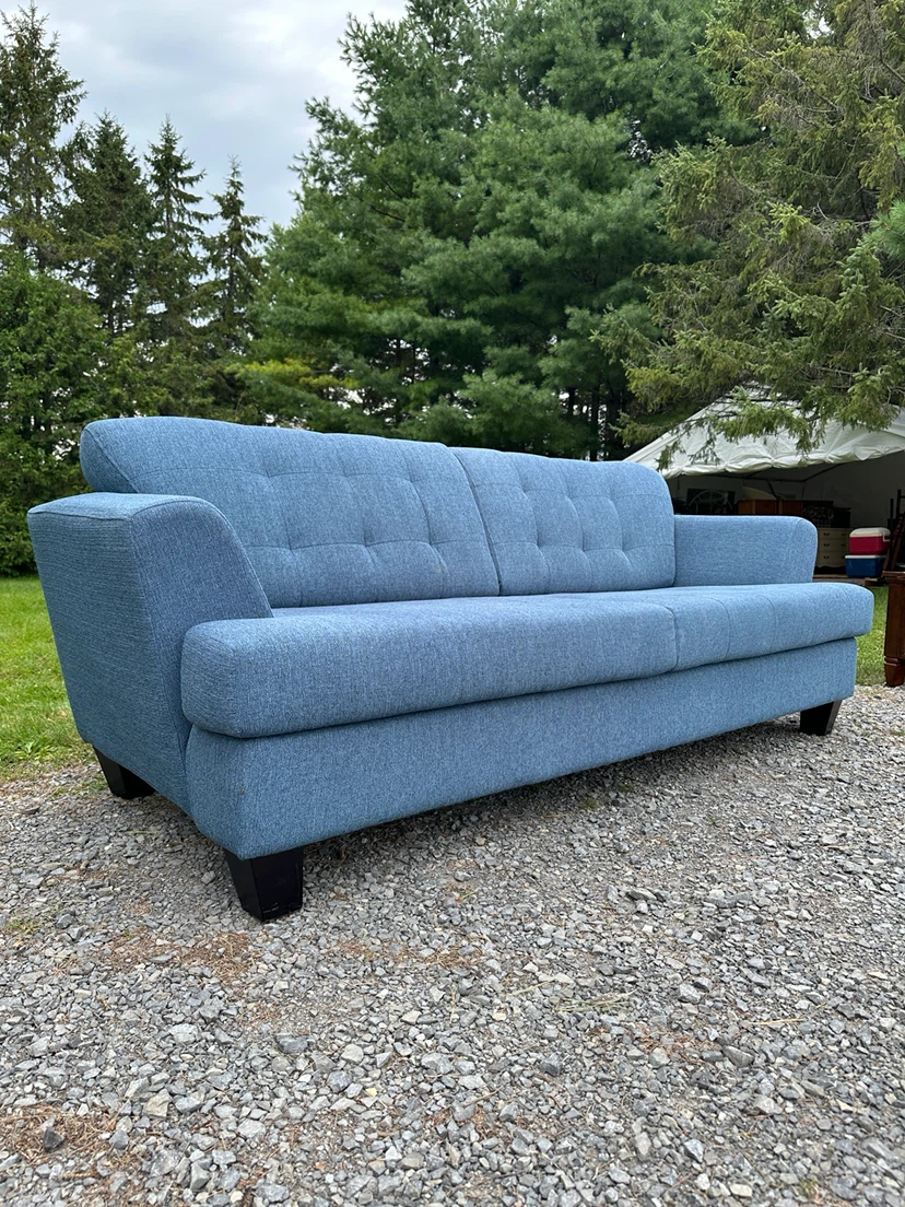 Beautiful Classic Blue Tufted Sofa (CAN DELIVER) - photo 2