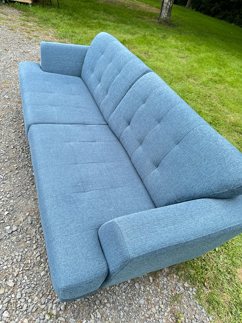 Beautiful Classic Blue Tufted Sofa (CAN DELIVER) - photo 3