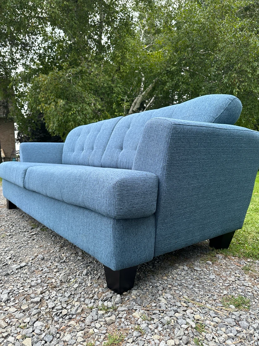 Beautiful Classic Blue Tufted Sofa (CAN DELIVER) - photo 4