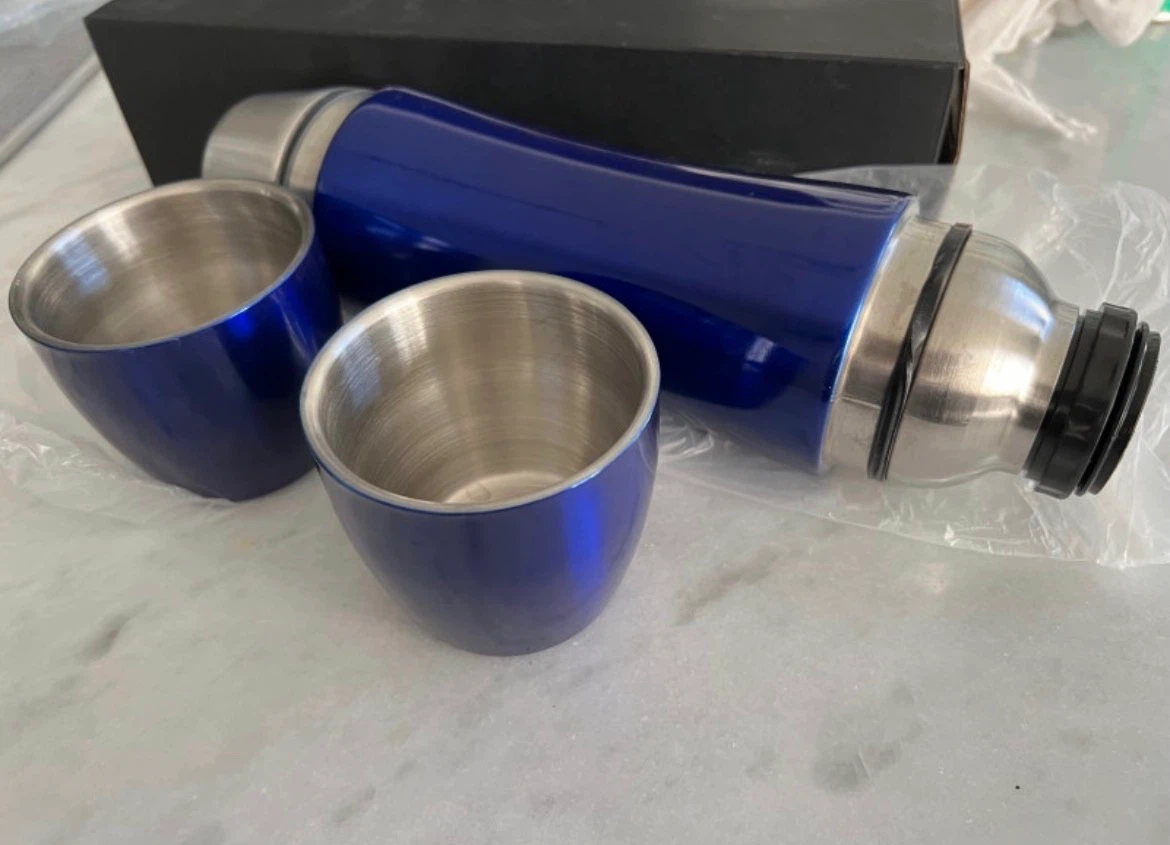 NEW Thermos with 2 Cups (brand new in box) - photo 4