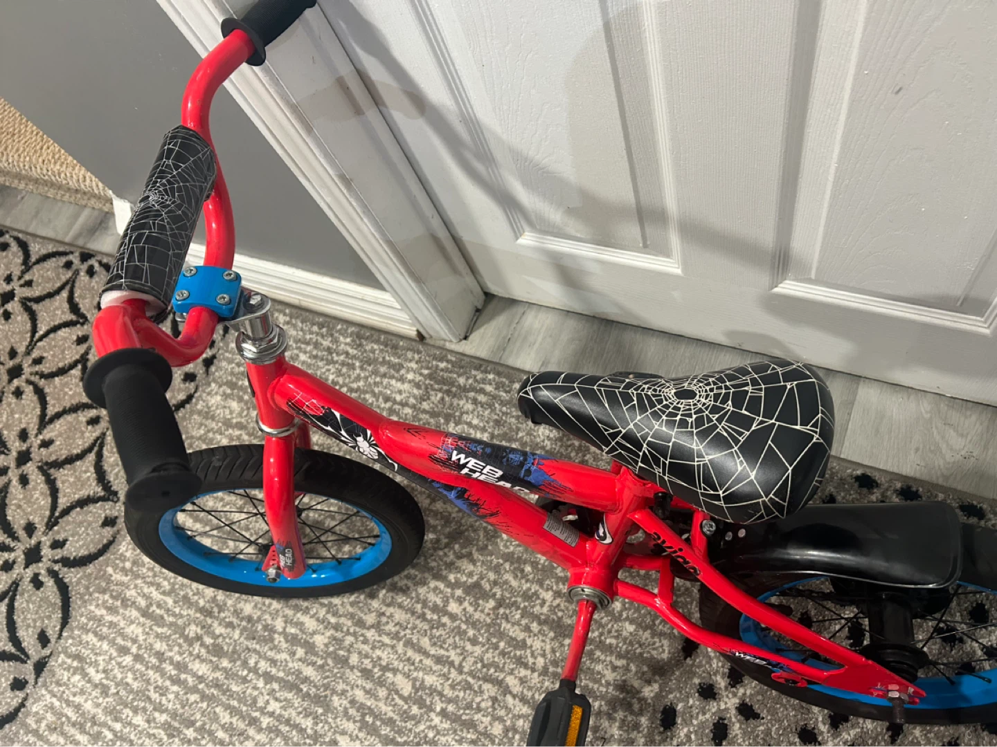 Red Spider-Man Web Head Kids Bike - photo 2