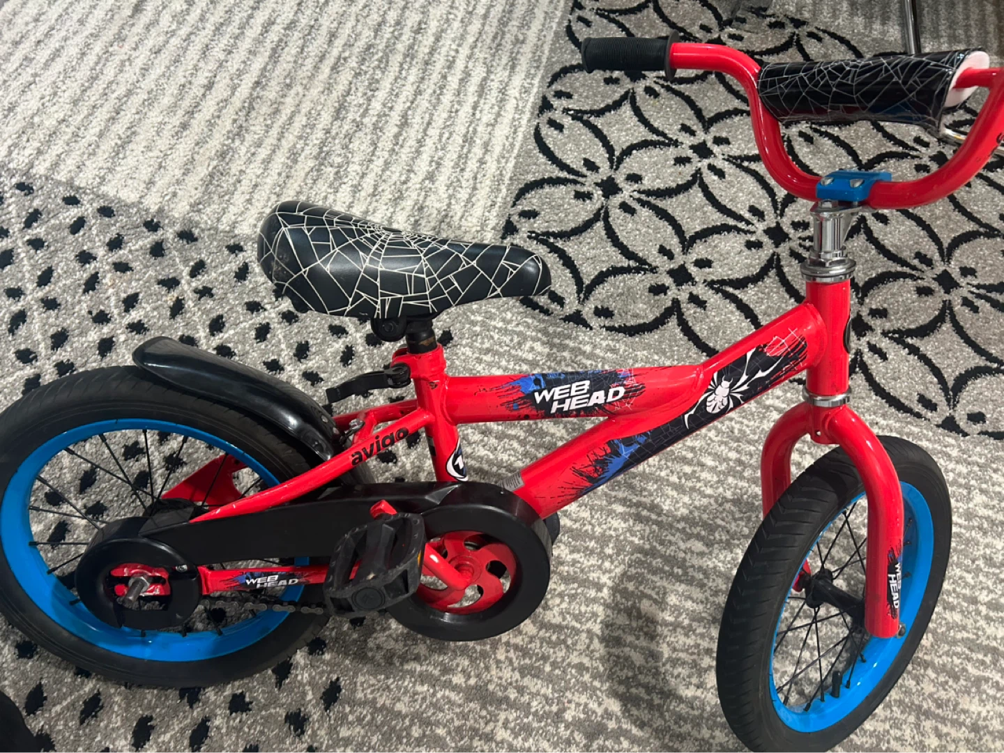 Red Spider-Man Web Head Kids Bike - photo 3