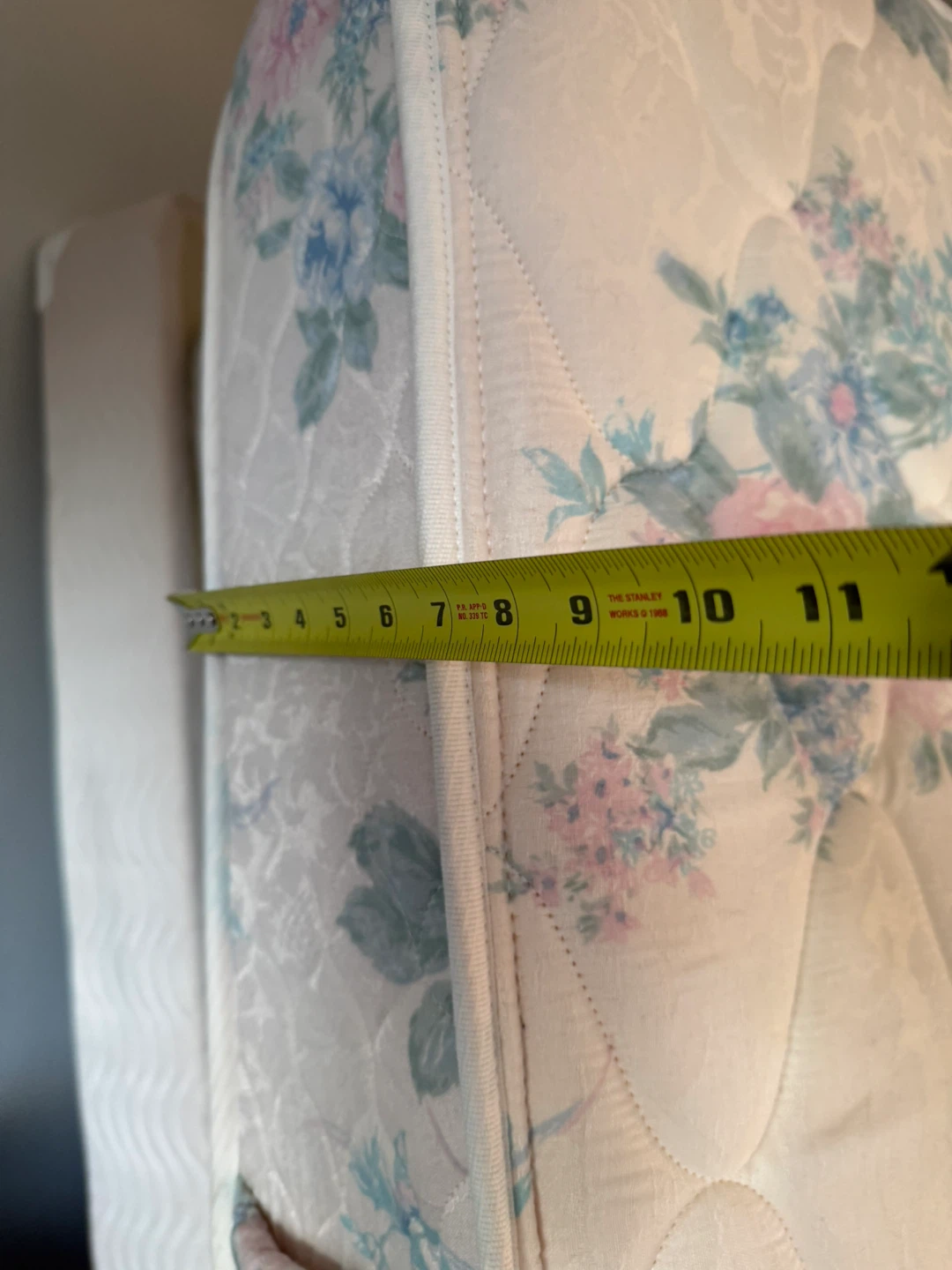 Floral Print 52”/80” Mattress and box spring - photo 2