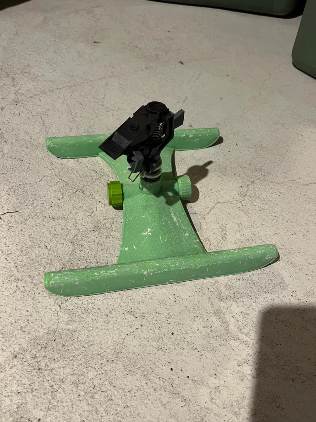 Green Oscillating Sprinkler