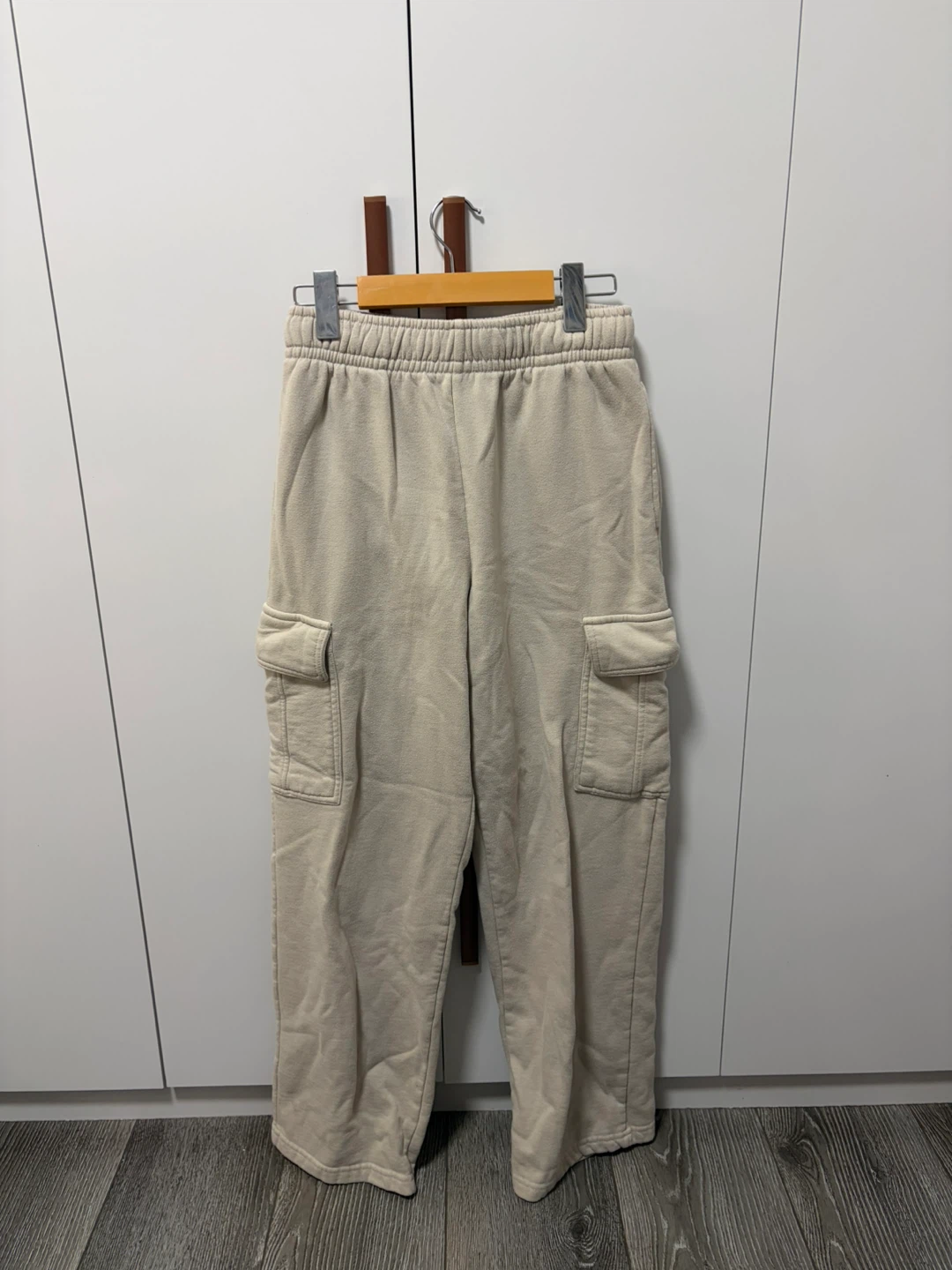 Garage Cargo Sweatpants Beige