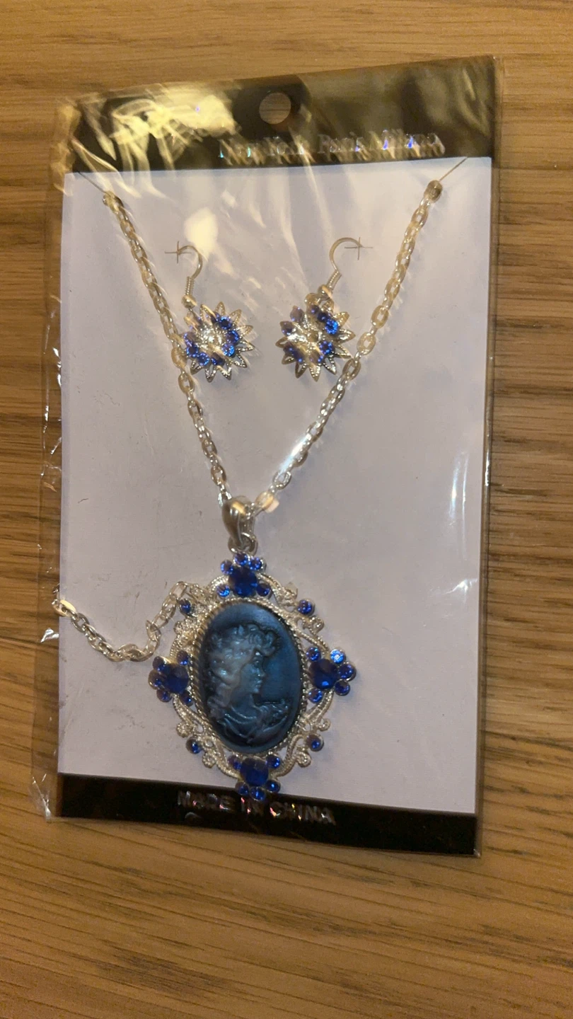 Blue Cameo Pendant Necklace and Earrings Set