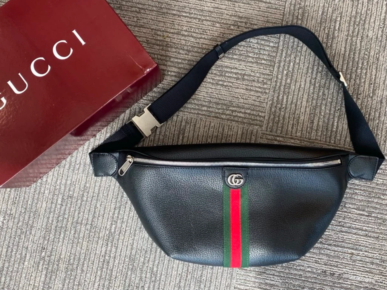 Gucci Black Leather GG Marmont Belt Bag