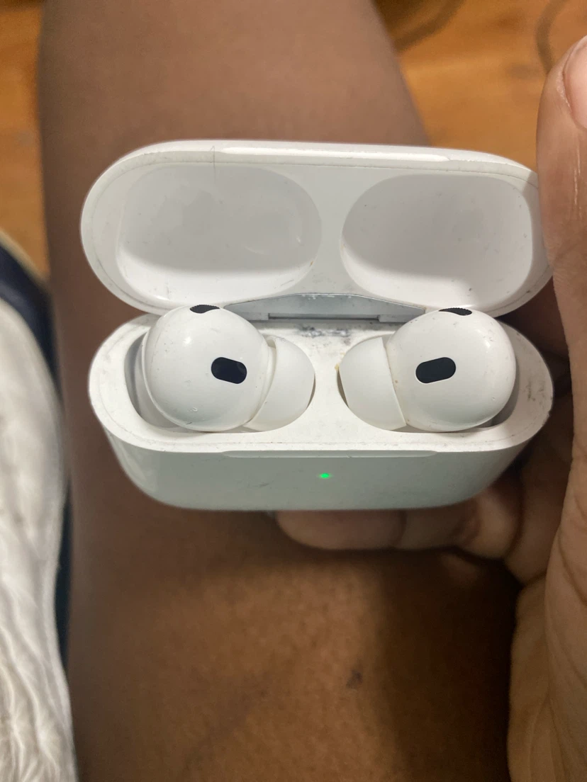 Apple AirPods Pro (2nd generation) - photo 2
