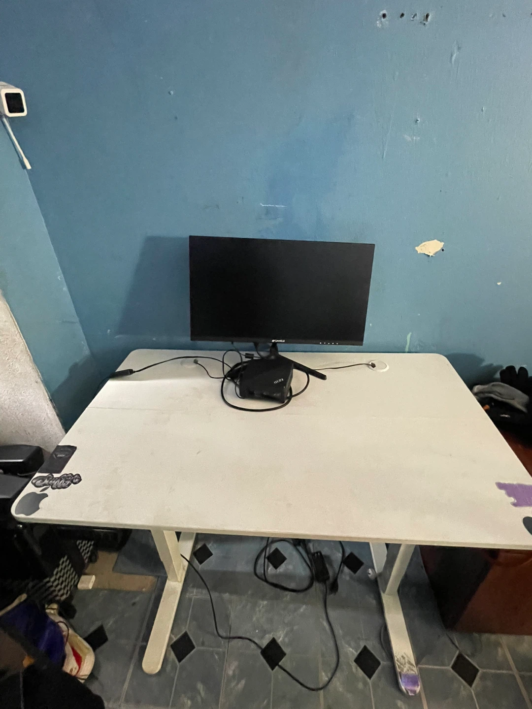 White Gaming/streaming Desk - photo 3