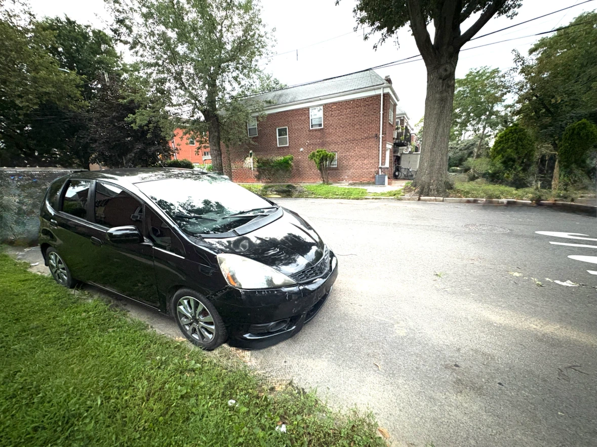 2013 Honda fit Hatchback Sport - photo 2