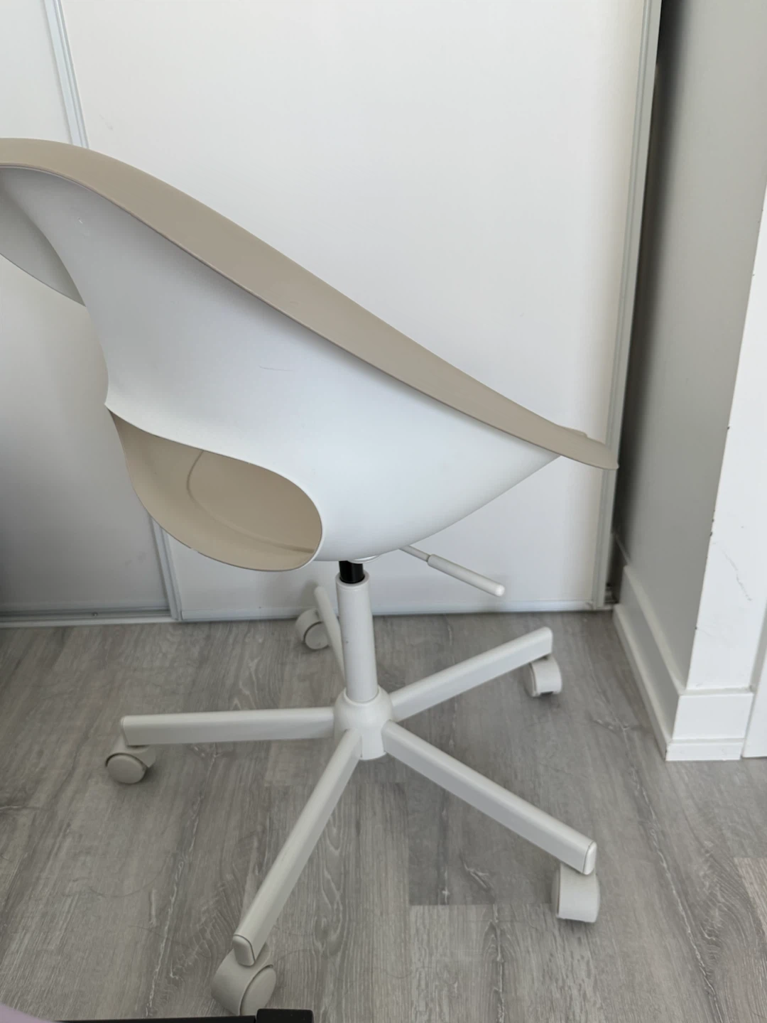 White and Tan Swivel ikea Office Chair - photo 2