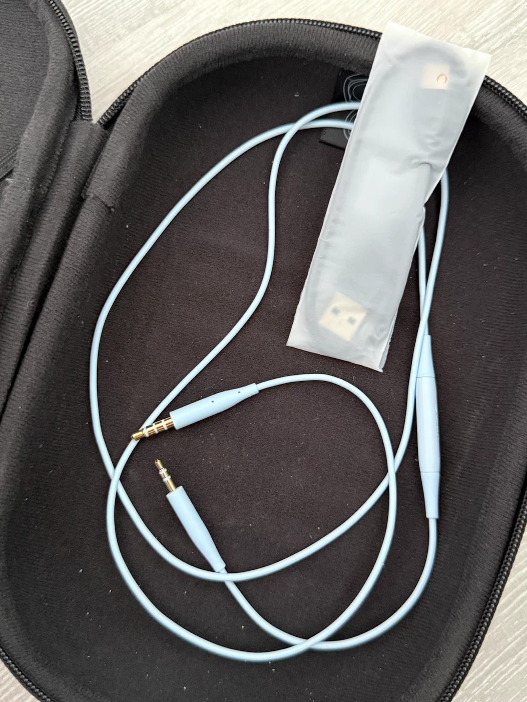 Bose QuietComfort 35 II Light Blue Noise Cancelling Headphones - photo 4