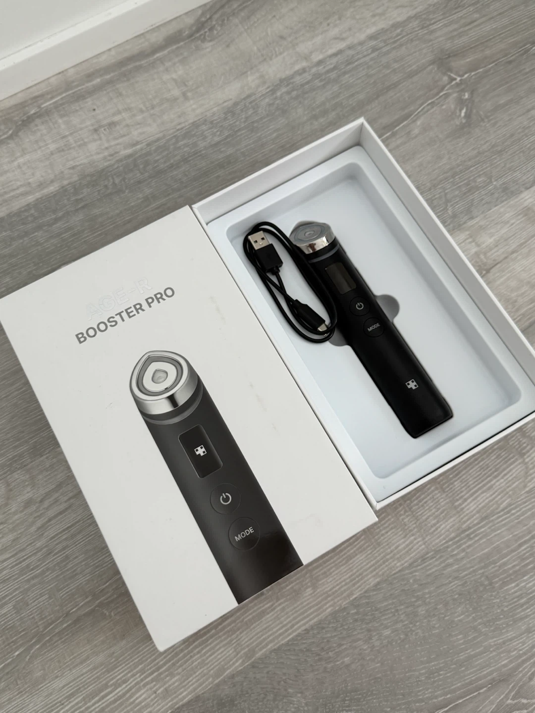 Medicube AGE-R Booster Pro Device