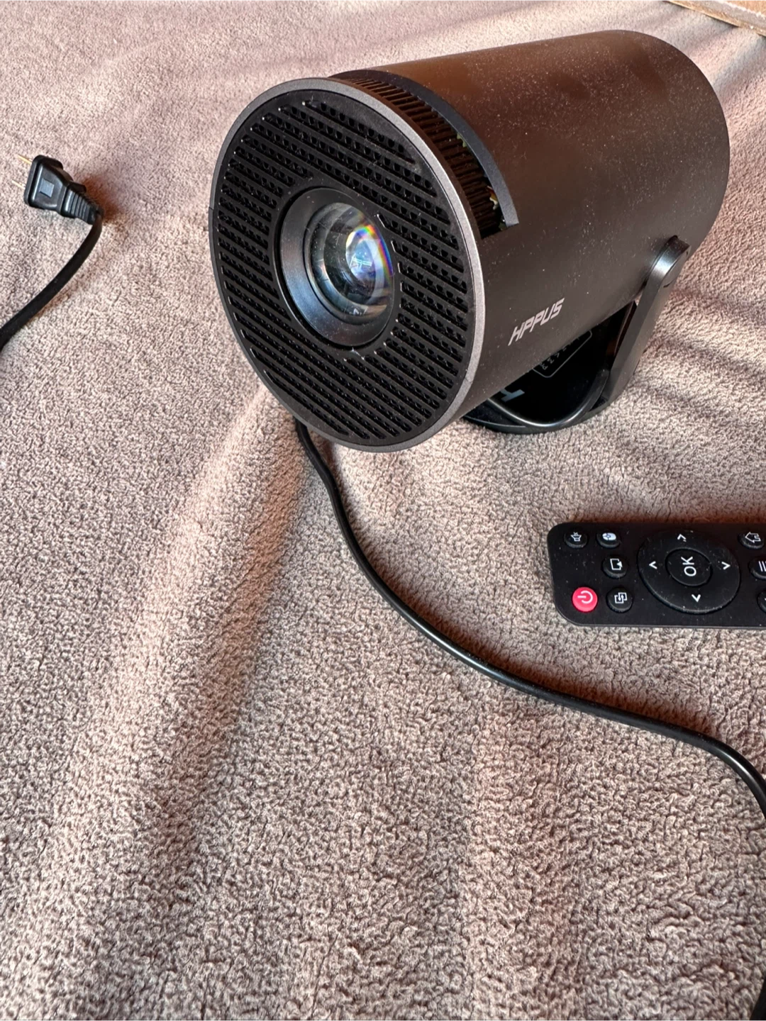 HAPUS Mini Projector with Remote