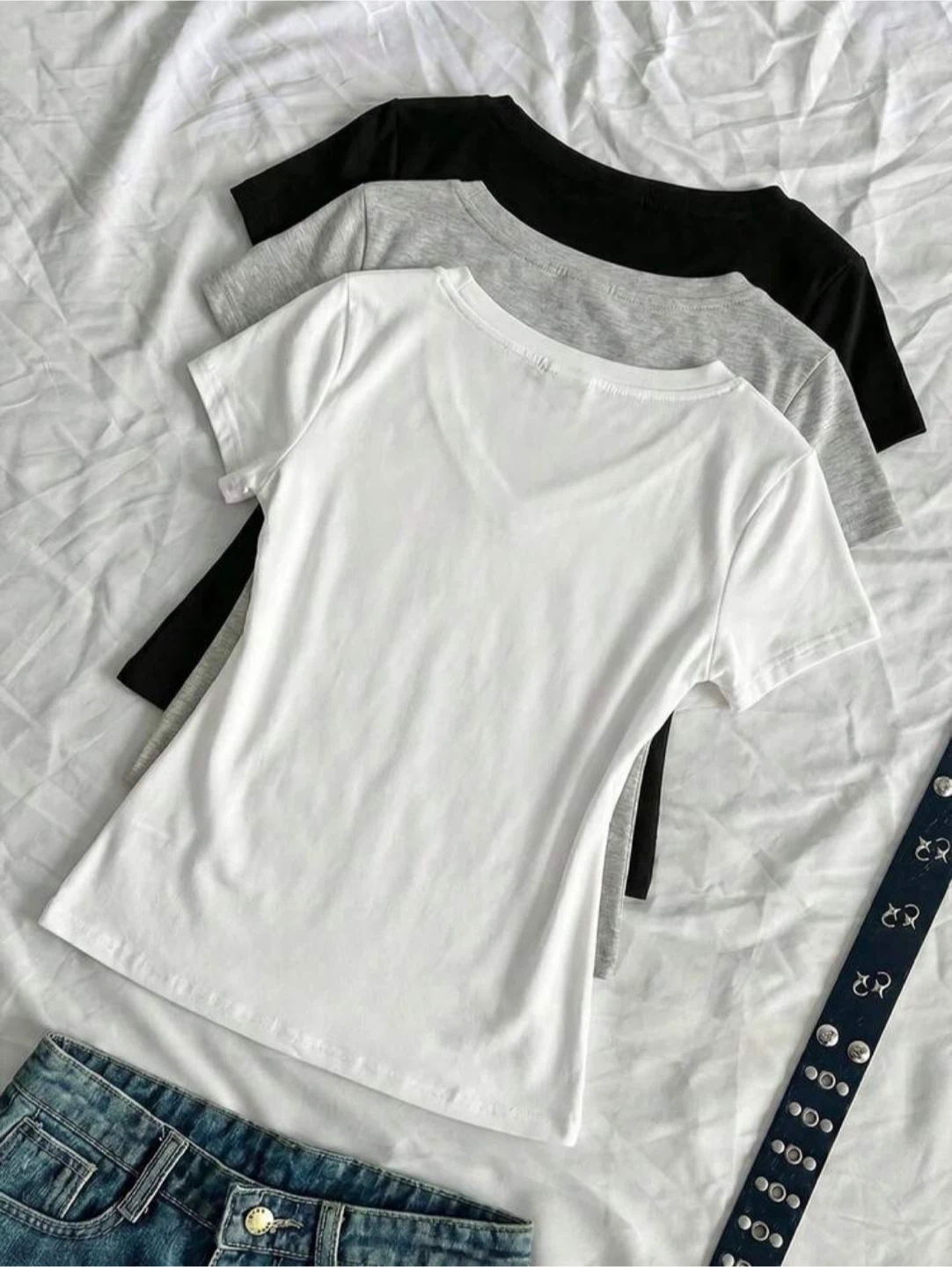 3 V-neck tshirts