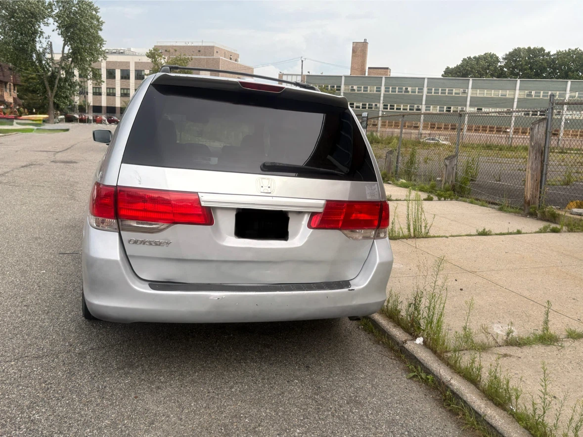 2010 Honda oddesy minivan - photo 4