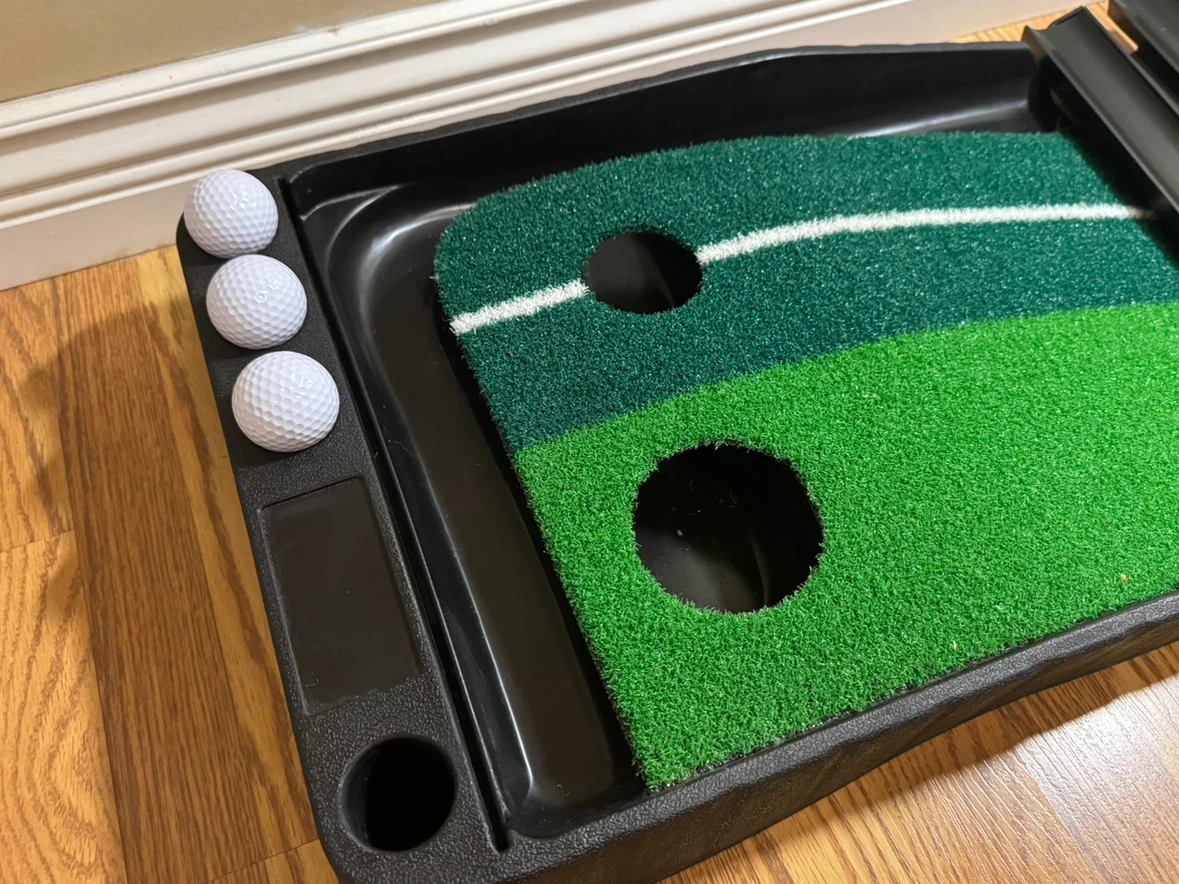 Indoor Putting Green with 3 Golf Balls - photo 2