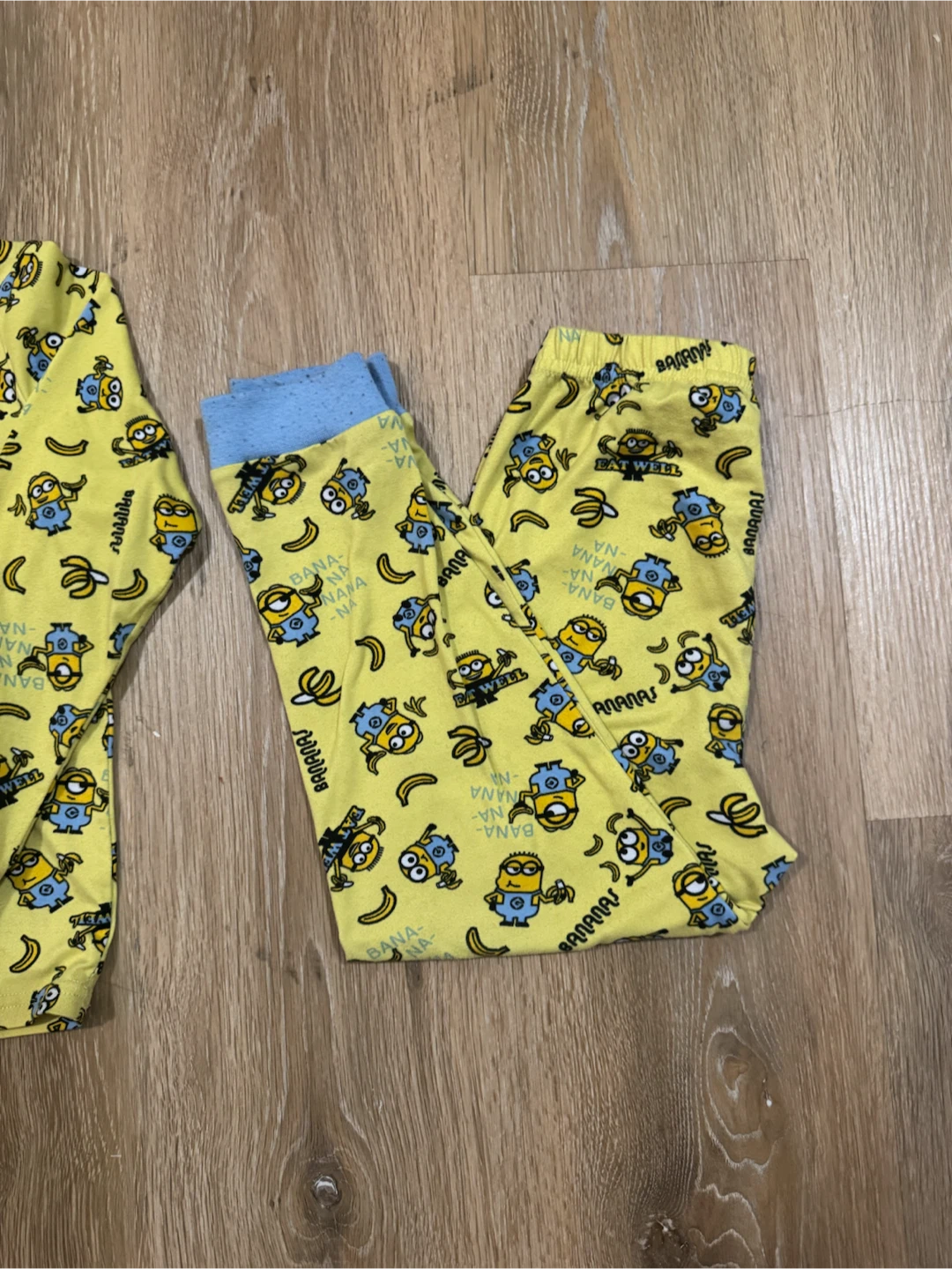 Minions Pyjamas Set for Kids Size 5T - photo 3