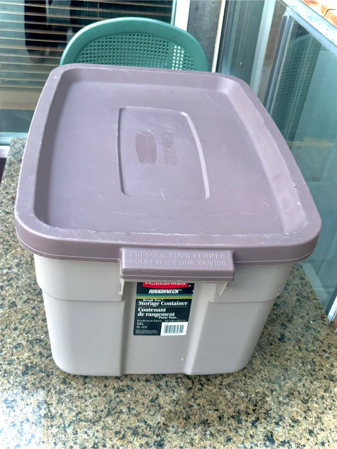 Rubbermaid Roughneck Storage Bin 53L with Lid