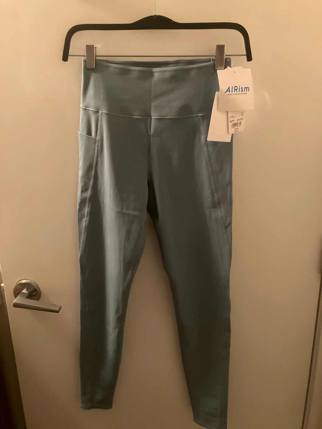 Uniqlo AIRism Leggings with Pockets