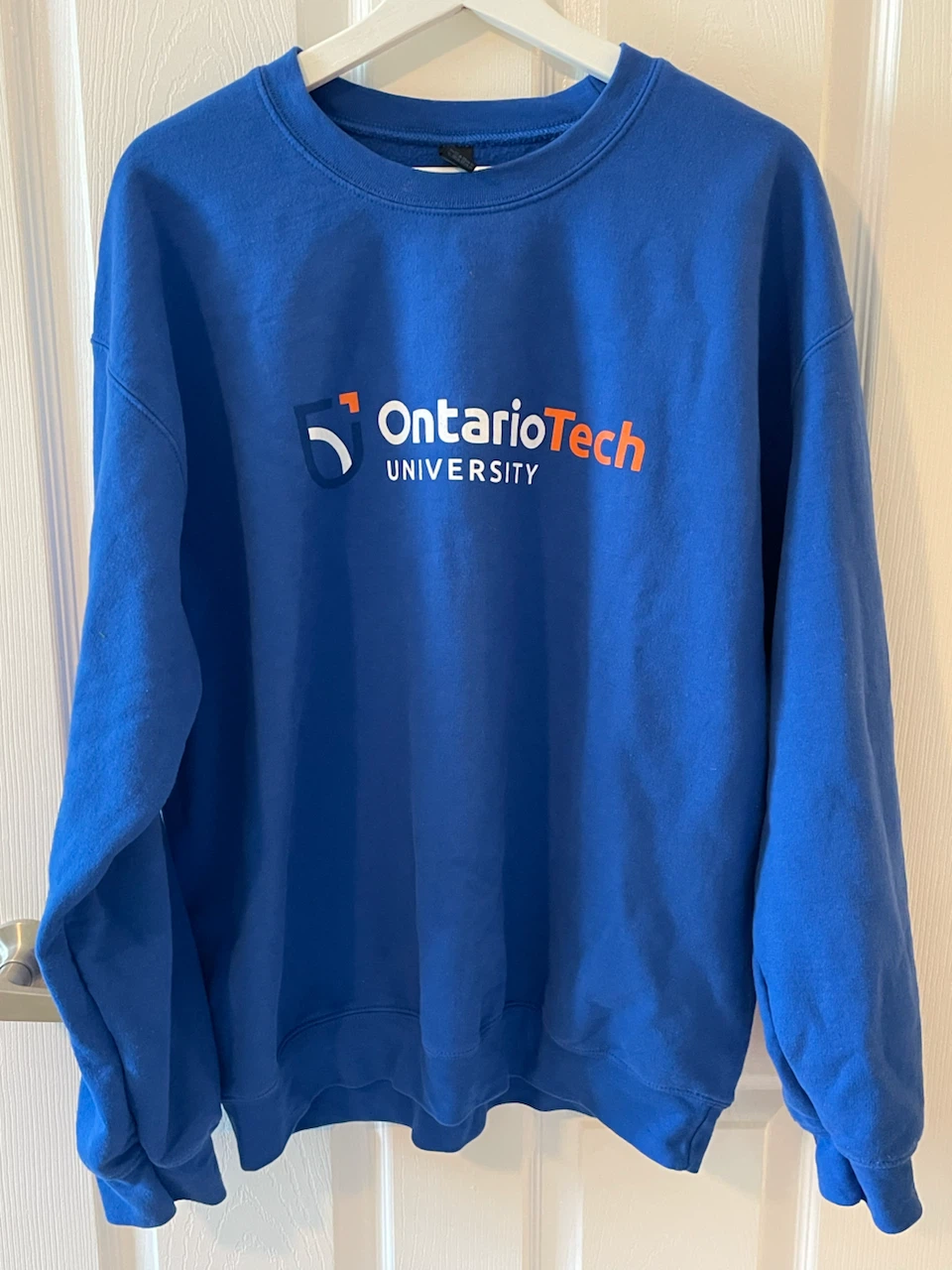 Ontario Tech University Crewneck Sweatshirt … NWOT